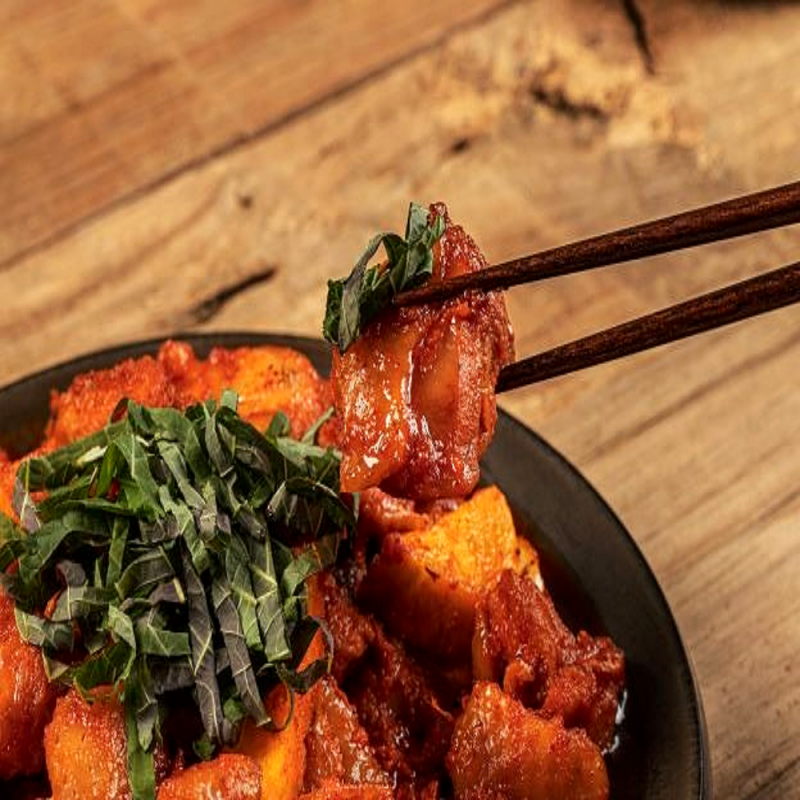 강원더몰,라이브특가 [우정춘천닭갈비 500g] 2인분 양념 닭갈비 국내산 닭고기 간편식 캠핑요리